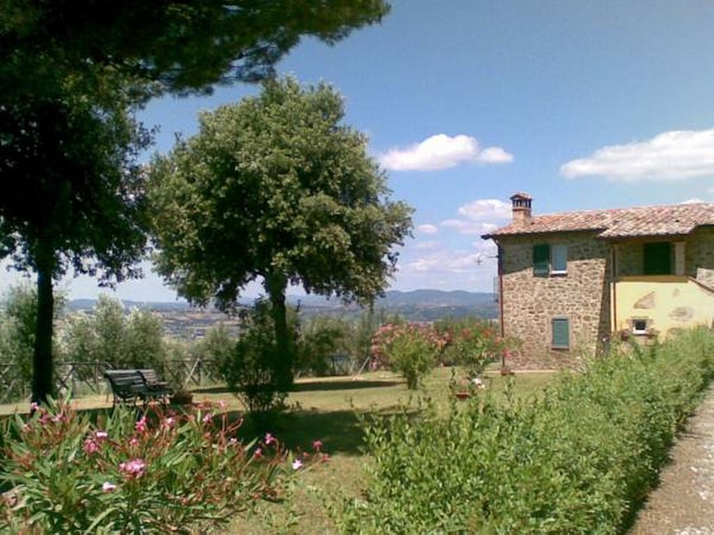 Gasthaus Il Poggio Delle Ginestre Torgiano Exterior foto